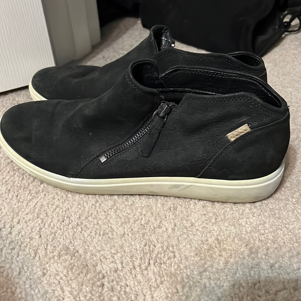 Ecco Black Zip Up Shoes Size 11